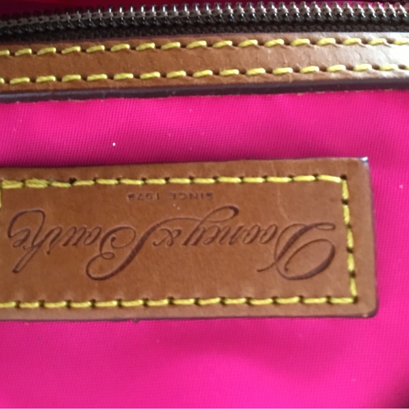 Tan nylon sachel - Picture 5 of 5